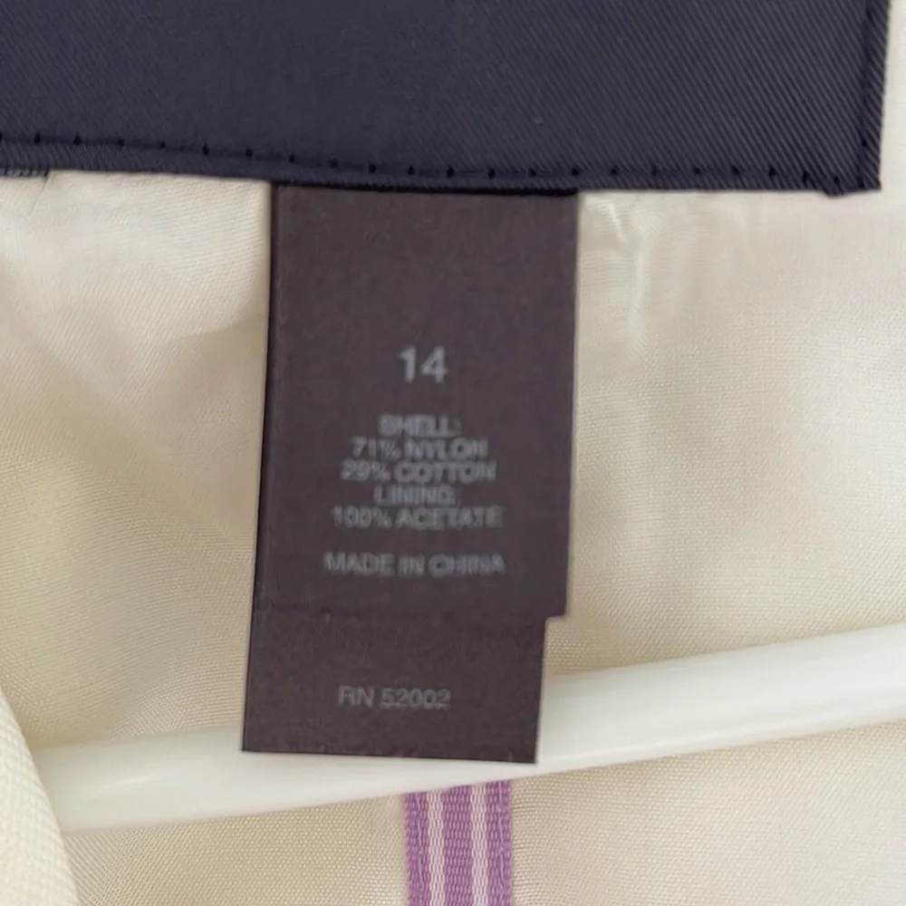 Beautiful coat, for summer spring, and fall. Size 14 - Picture 5 of 6